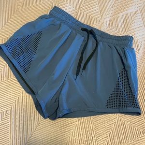 Drawstring waist sports shorts